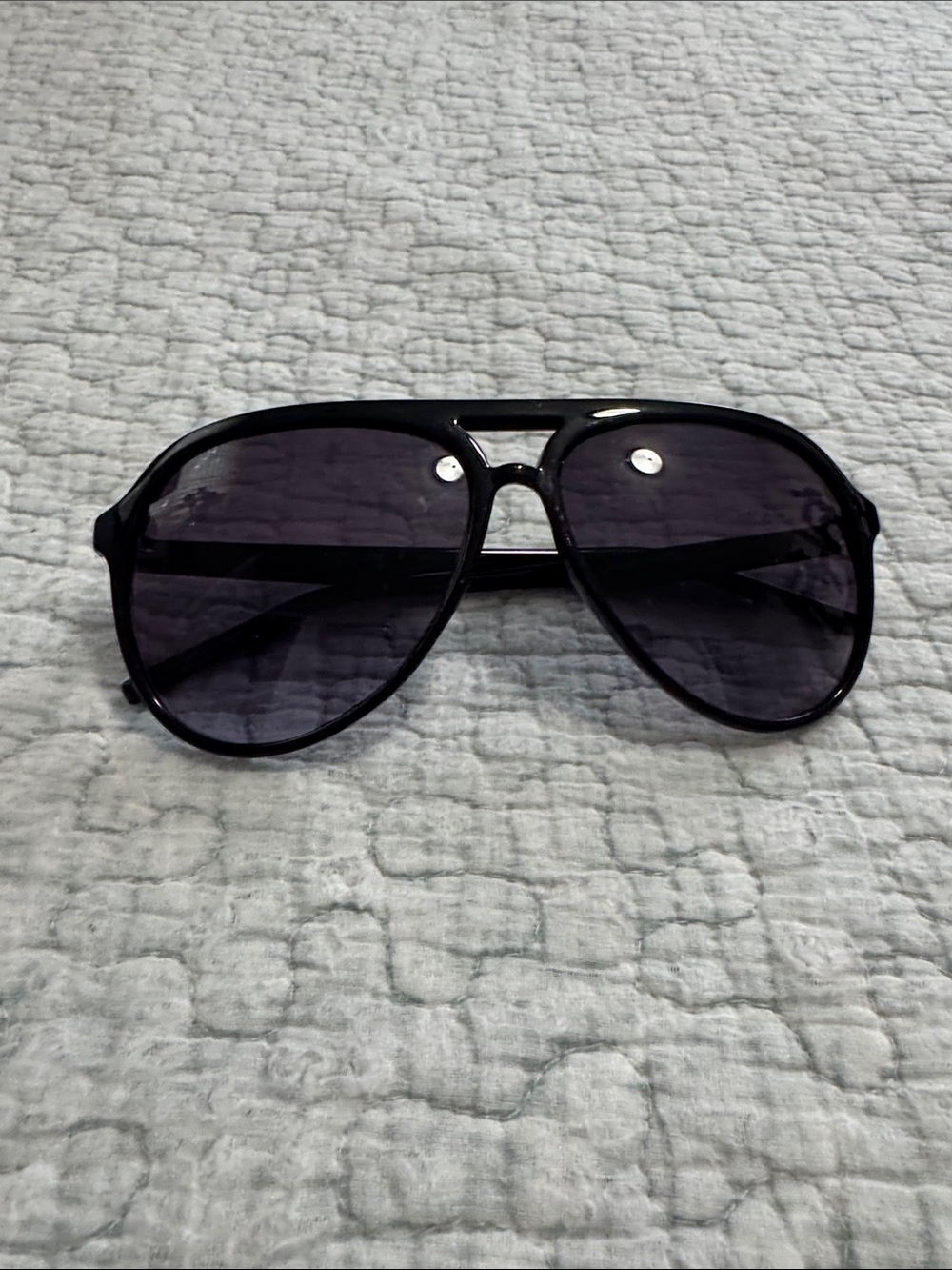 Kenneth Cole Reaction Black Aviator Sunglasses with Dark Smoke Lenses